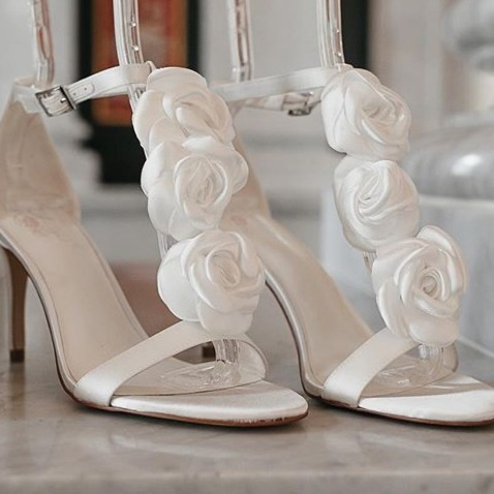 NIB Gorgeous Satin Rosette Stiletto Bridal Wedding Formal Sandals Size 11 White